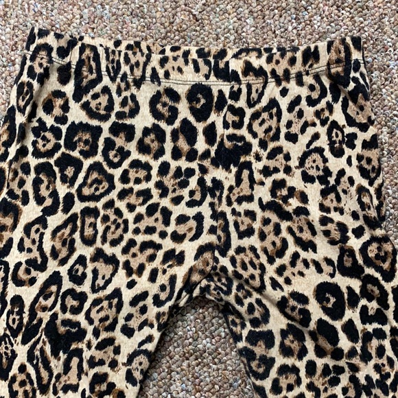 Active Basic leopard pattern leggings - Size Small - Picture 3 of 11